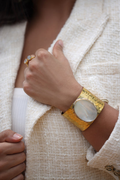 Shell Pearl - Celestial Brace